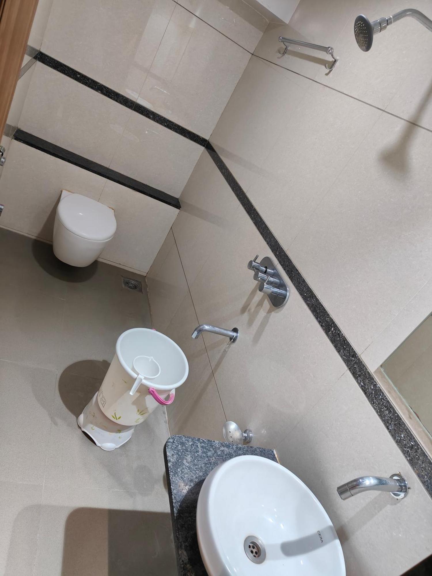 Hotel Sahyog&Rooms Surat Buitenkant foto